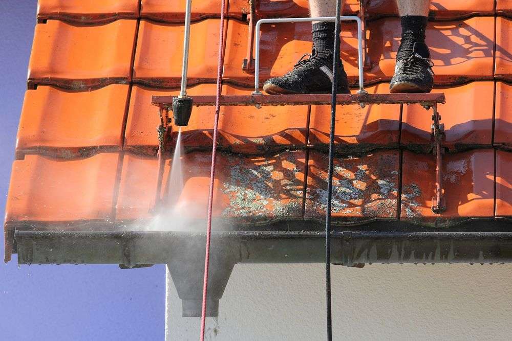 Reinigen van de dakpannen in 0117